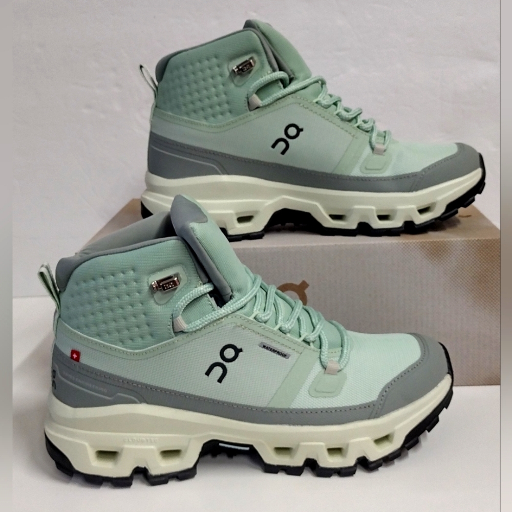 cloudrock mid waterproof hiking boots - women's Size 8 NWB 🔥